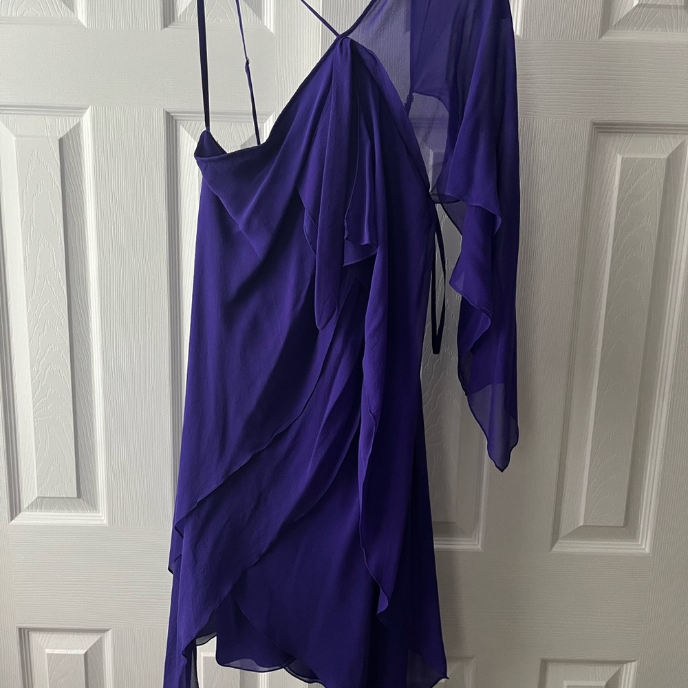 Worn once , size 6, I usually wear s,silk